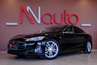 Tesla Model S P85