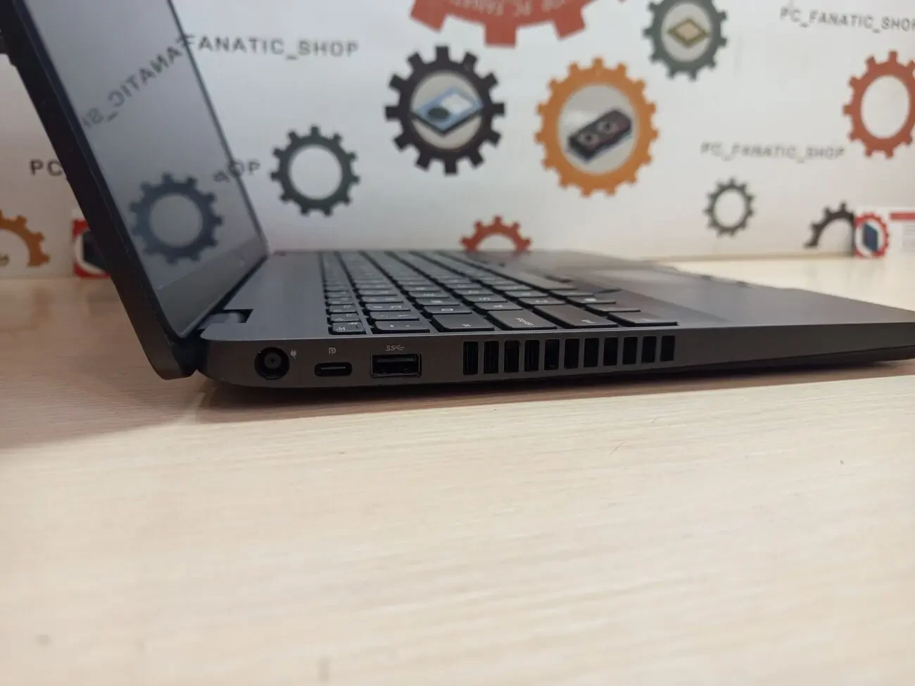 Dell Latitude 5500 15 Core i5-8365u/DDR4 8Gb/NVMe 256Gb/FHD IPS/42Wh 6