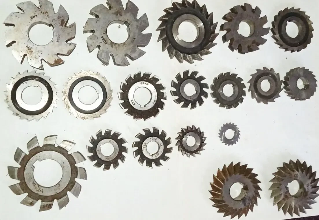 Продам комплект фрез для фрезерного станка