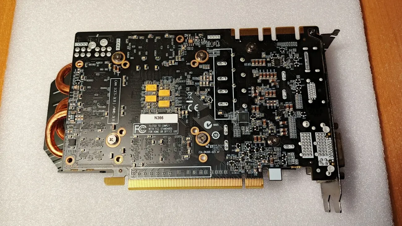 Видеокарта Zotac GTX 970 4Gb (ZT-90101-10P) (GDDR5,256 bit,PCI-E 3.0) 2