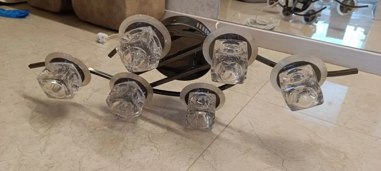 Люстра з галогеновими лампами 4