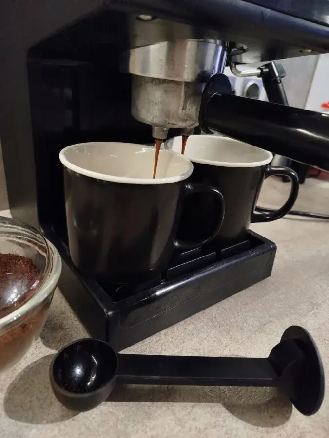 Продам кавомашину Delonghi 5