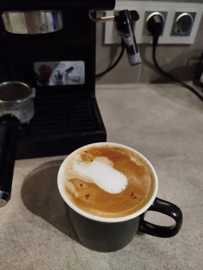 Продам кавомашину Delonghi 3