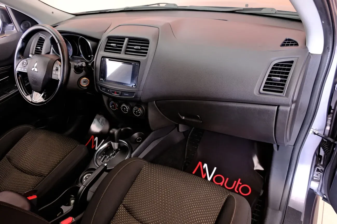 Mitsubishi Outlander Sport 7