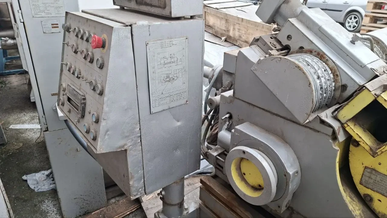 Безцентрошліфувальний верстат 3е183в 3