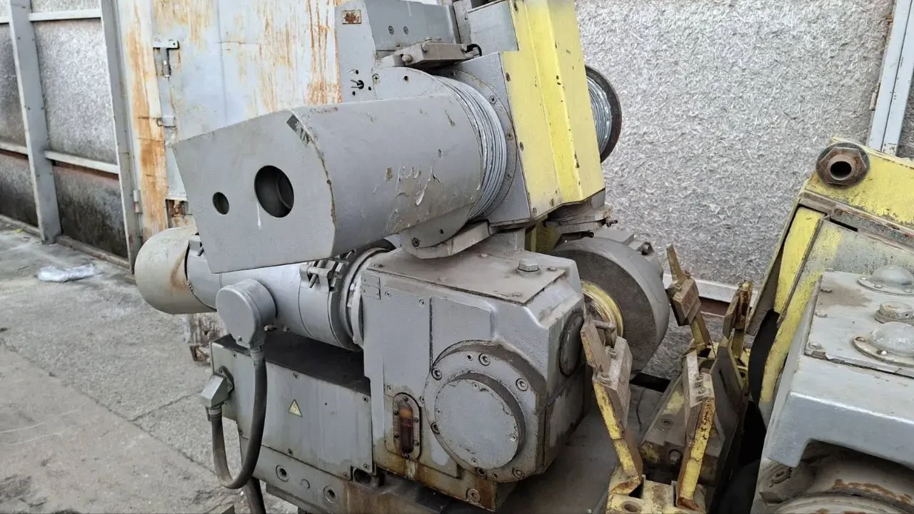 Безцентрошліфувальний верстат 3е183в 6