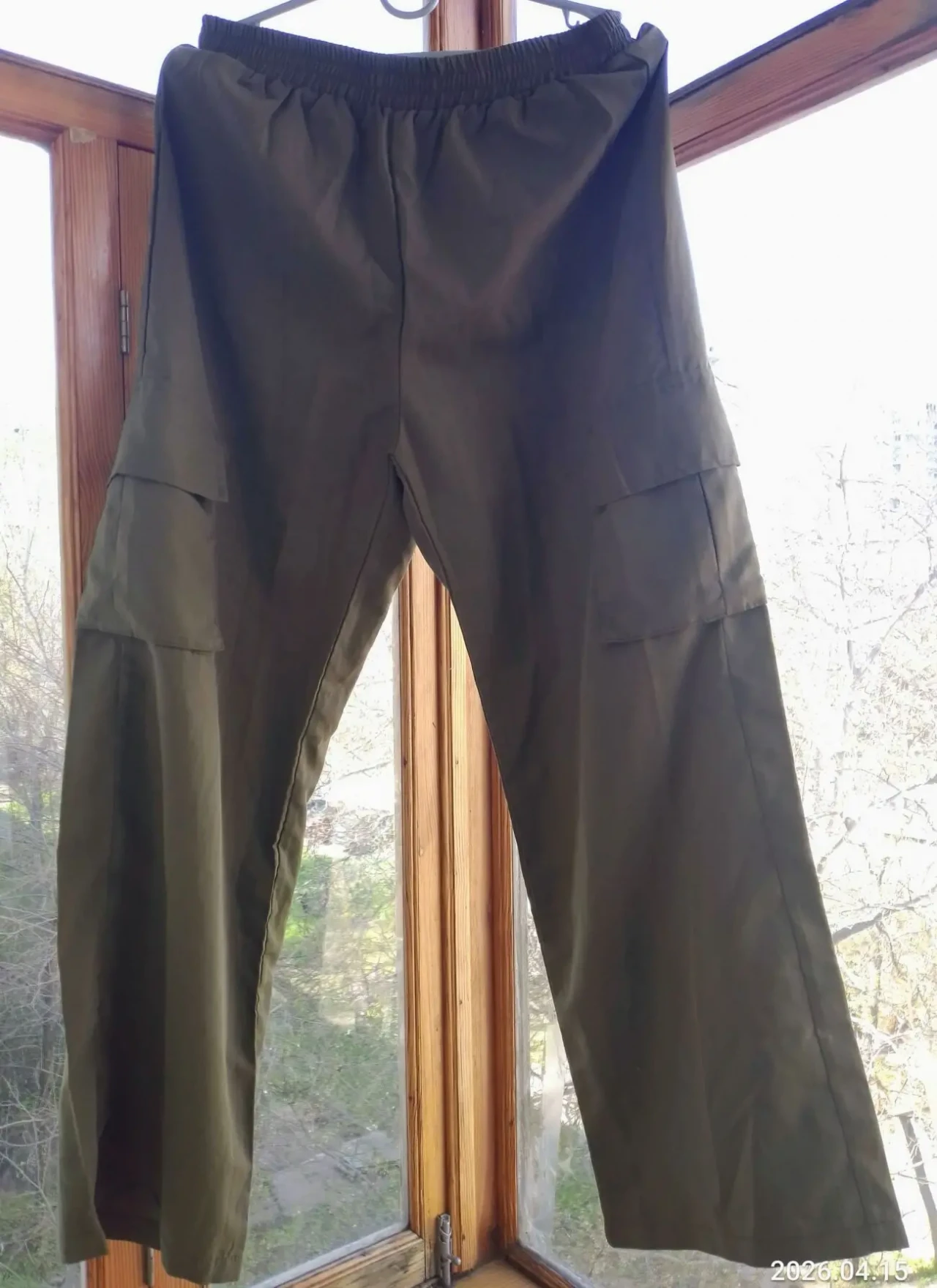 Зеленые штаны л 14 полиэстер широкие прямые, карманы, резинка, летние