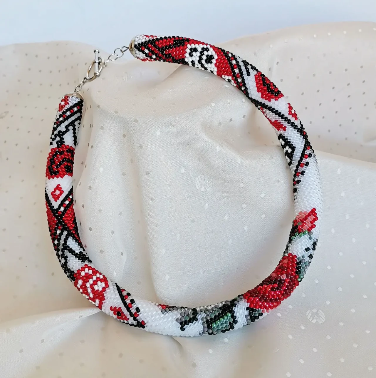 Прикраса із бісеру кольє-джгут Троянда фортуни 3