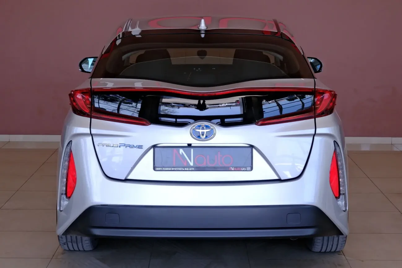 Toyota Prius Prime 6