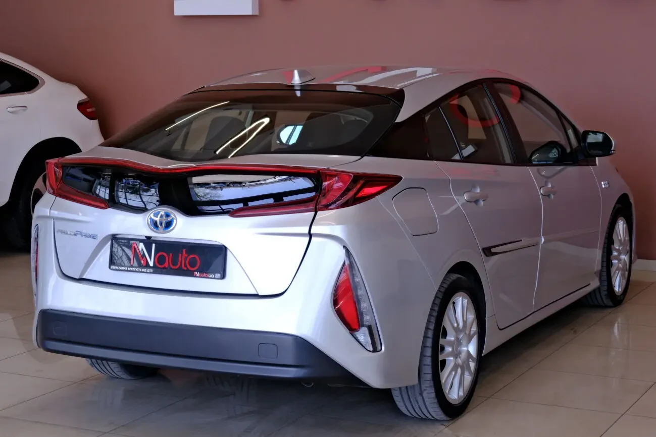 Toyota Prius Prime 5