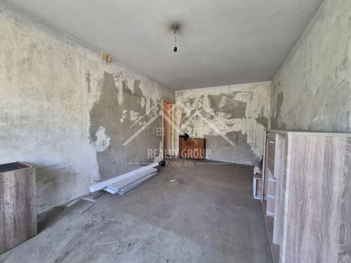 Продаж брежнівки 2к квартири по вул. Харитонова 7