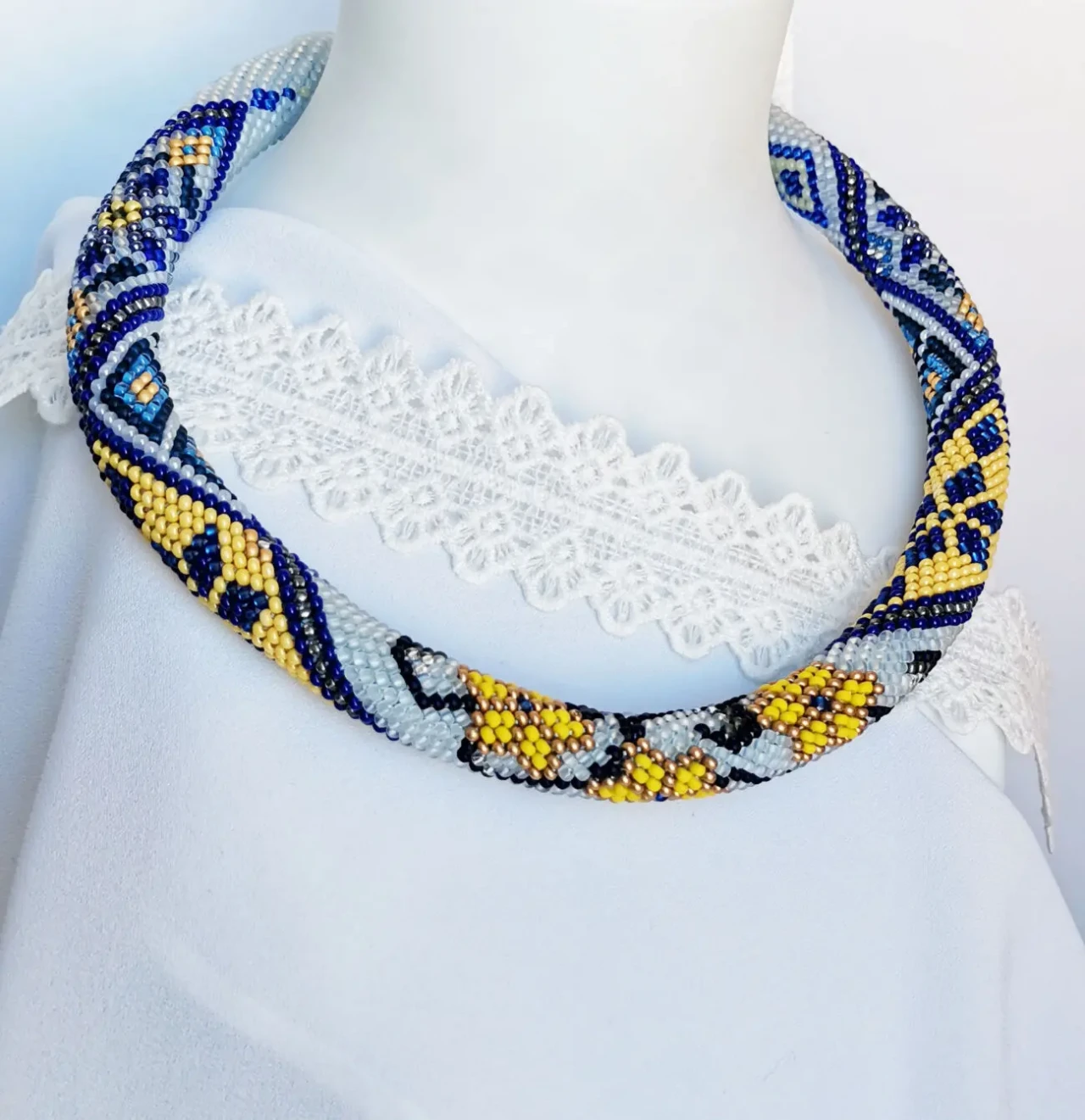 Прикраса із бісеру кольє-джгут Золота синь 7