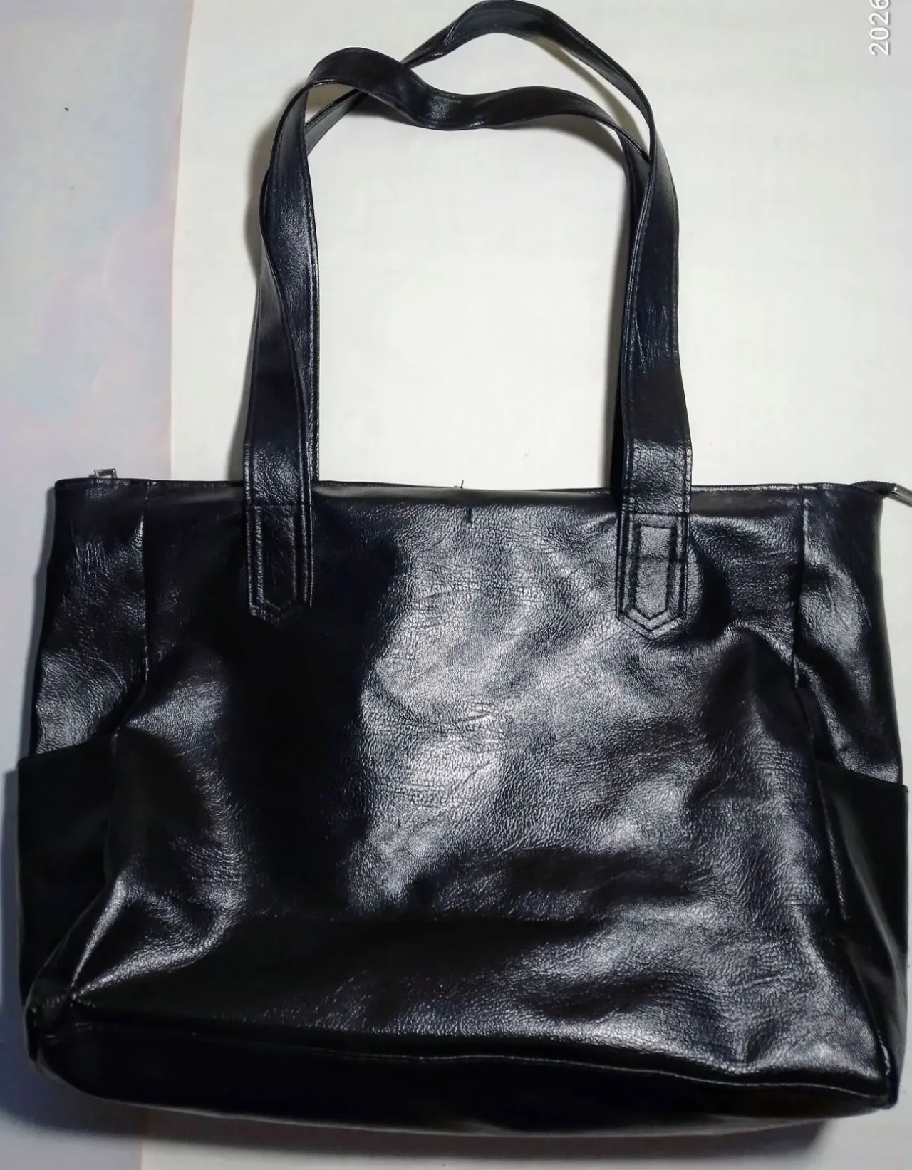 Черная сумка шопер, ручки на плечо, молния, отделение а4 плюс, карманы 2