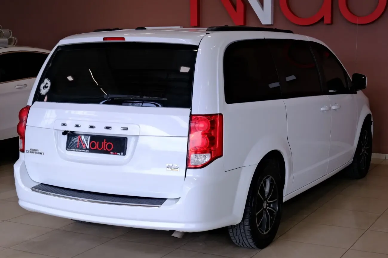 Dodge Grand Caravan 5