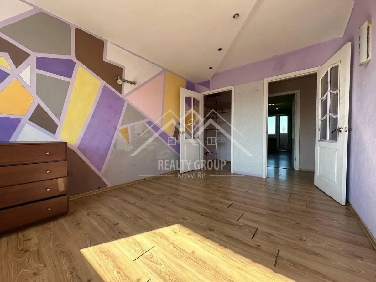 Продаж 3-х кім. кв, 200 річчя КР, мкр Ювілейний (Юбилейная,) 8