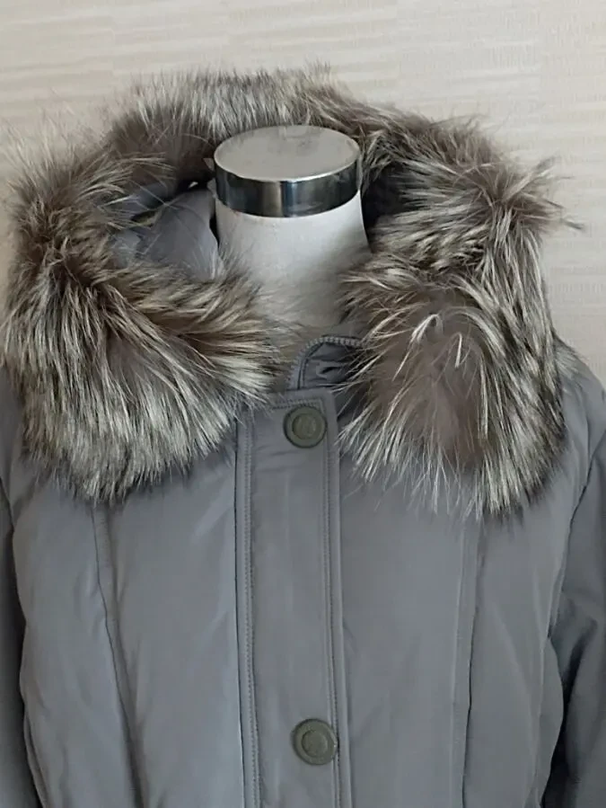 Daser пуховик женский  капюшон с мехом чернобурки 52-54 серый 3