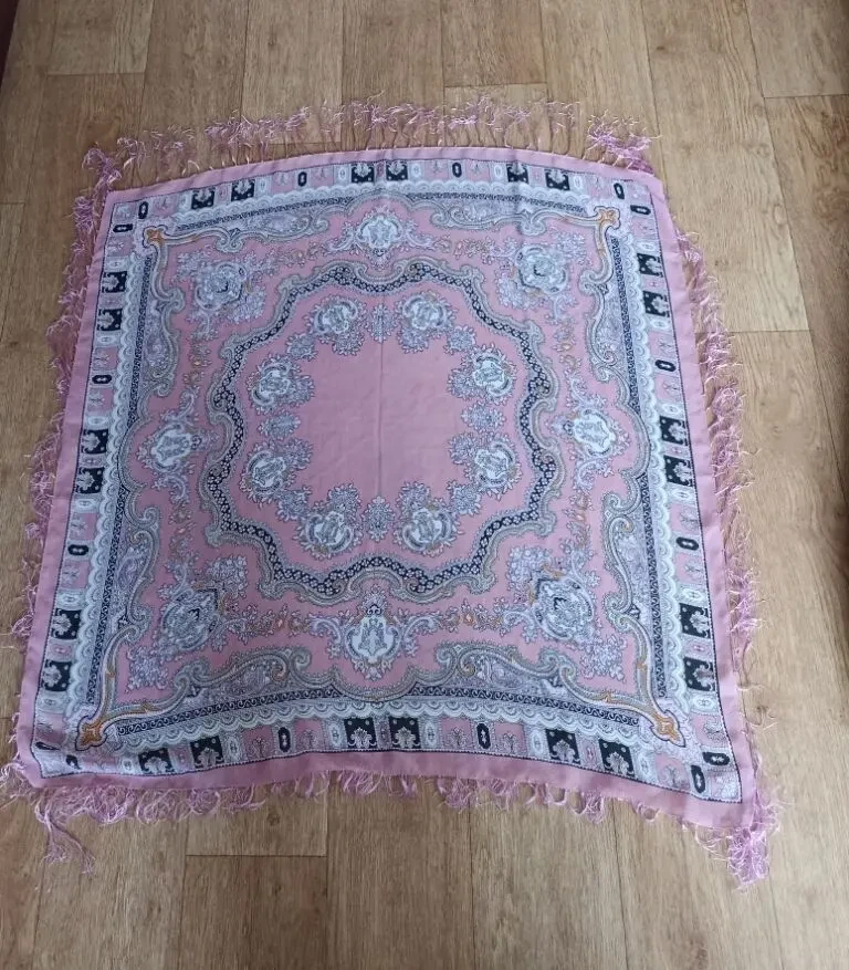 Красивый легкий женский платок с бахромой св.розовый в принт 4