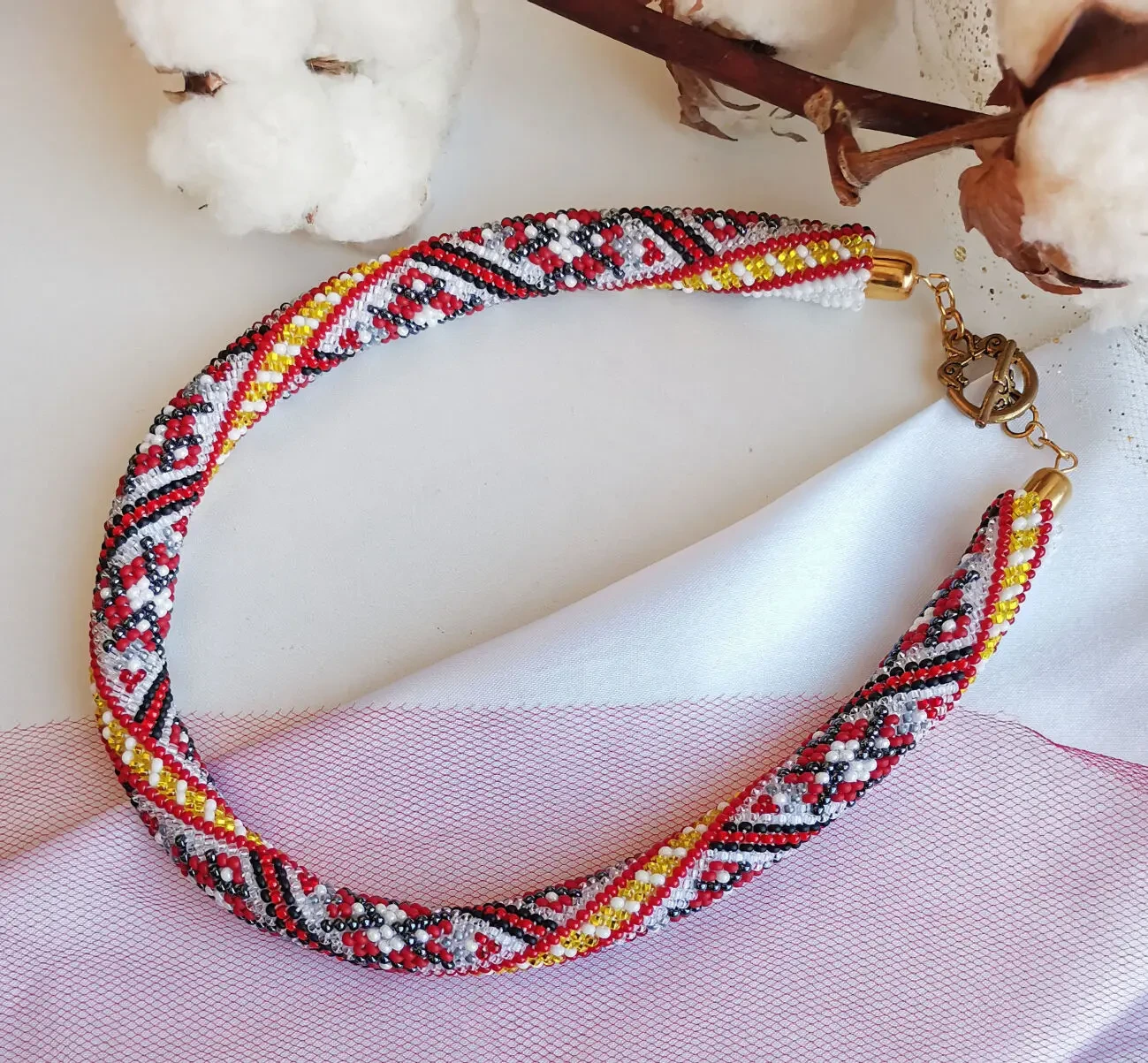 Прикраса із бісеру кольє-джгут Захоплення 6