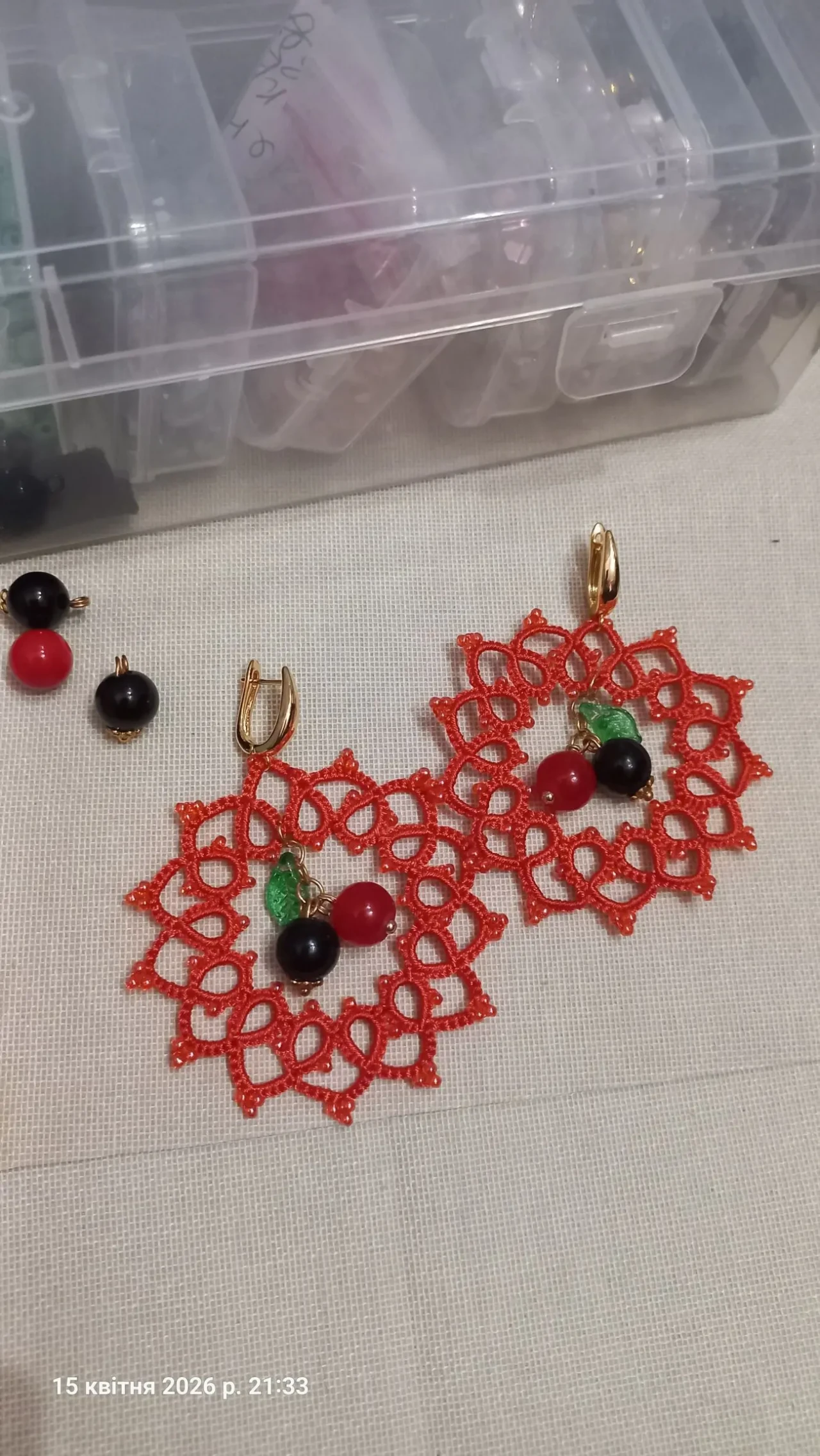 Сережки мереживні .. Ягідки .. Фріволіте анкарс 8