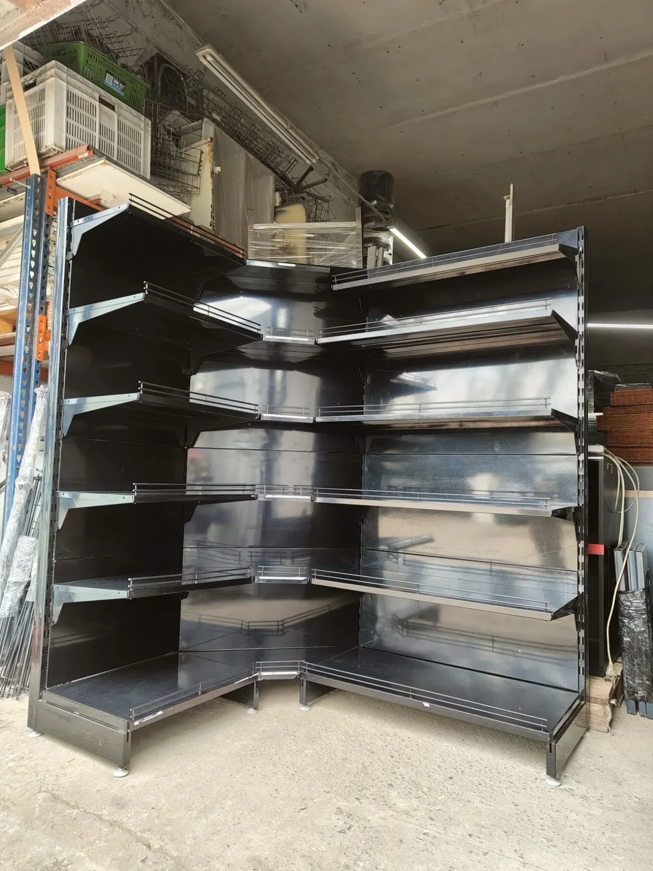 Стелажі торгові металеві, чорні стелажі, торговий стелаж 2