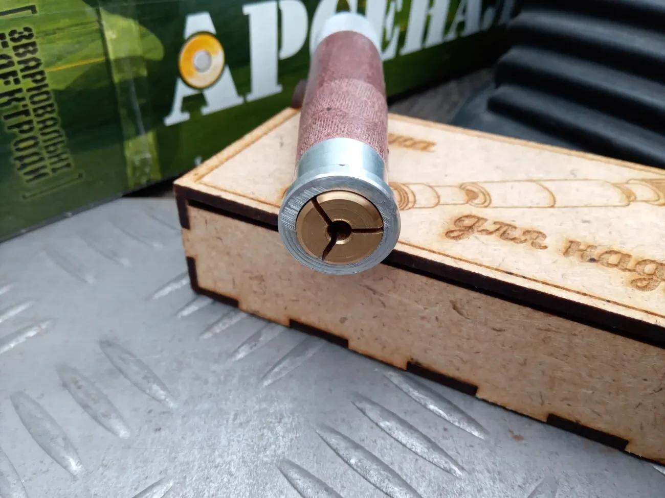 Ручка для надфіля з цанговим зажимом на 3,5 та 2,5 мм