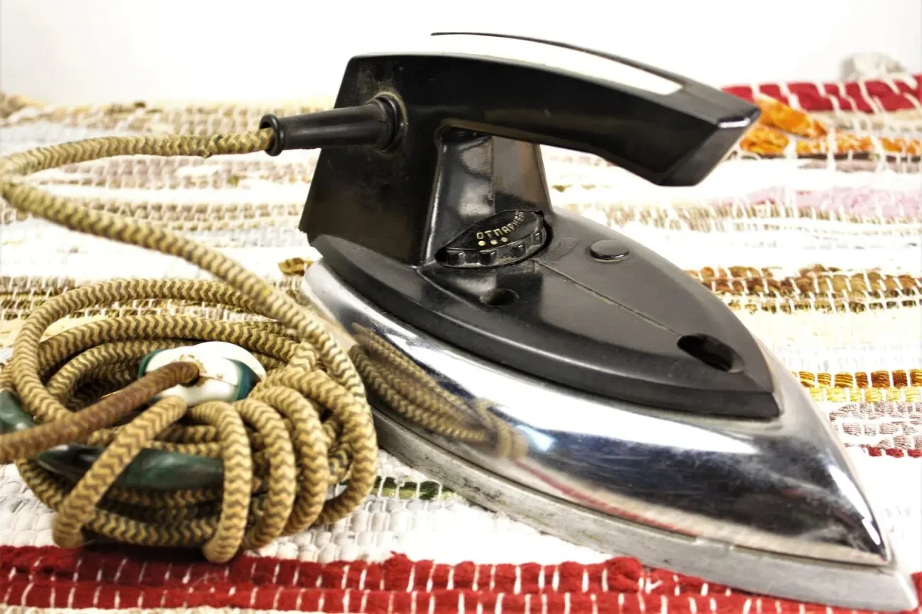 Утюг электрический 2