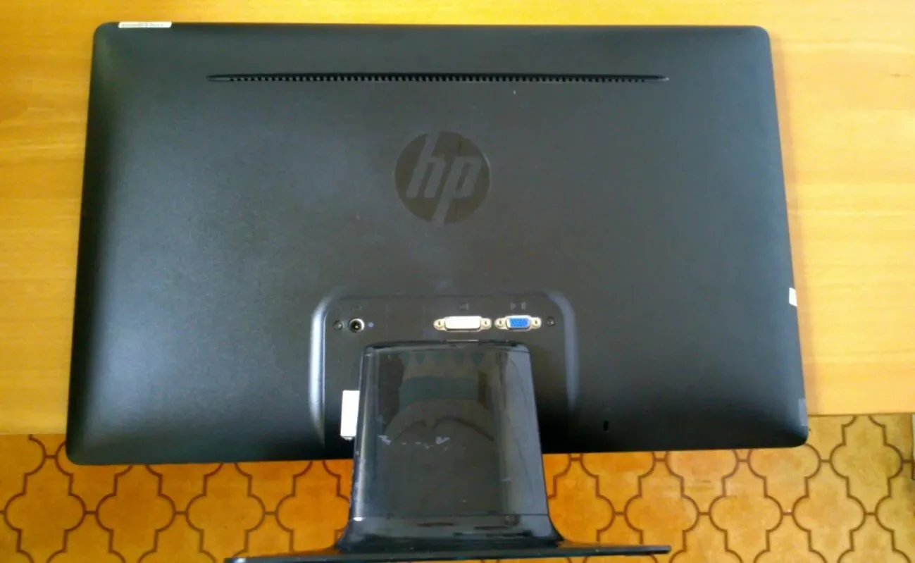 Монитор HP 2211x FULL HD 3