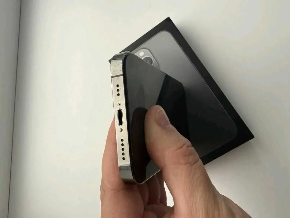 СРОЧНО! iPhone Pro  6000 грн  Забрать сегодня