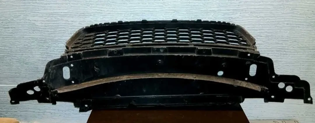 ПРОДАМ Нижню решітку переднього бампера Honda Accord 13-15 ,USA 4