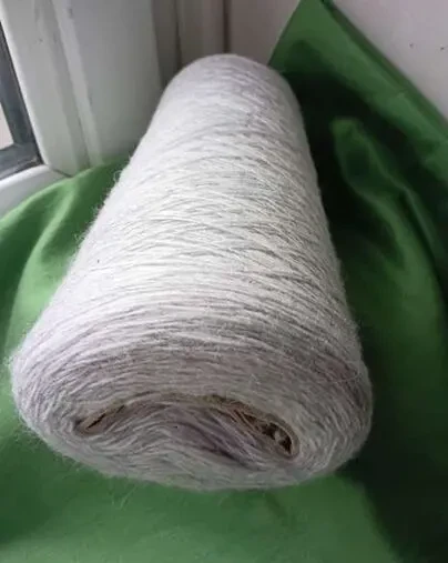 Детям теплая мягкая новая на бабине пряжа светло-серый цвет 2
