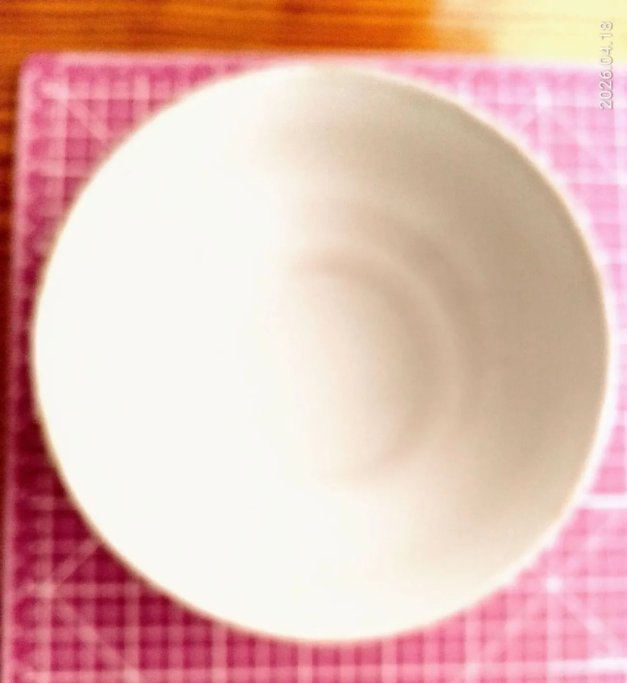 Тарелка салатник белая керамика, ретро, круглая, золотистая роспись 2