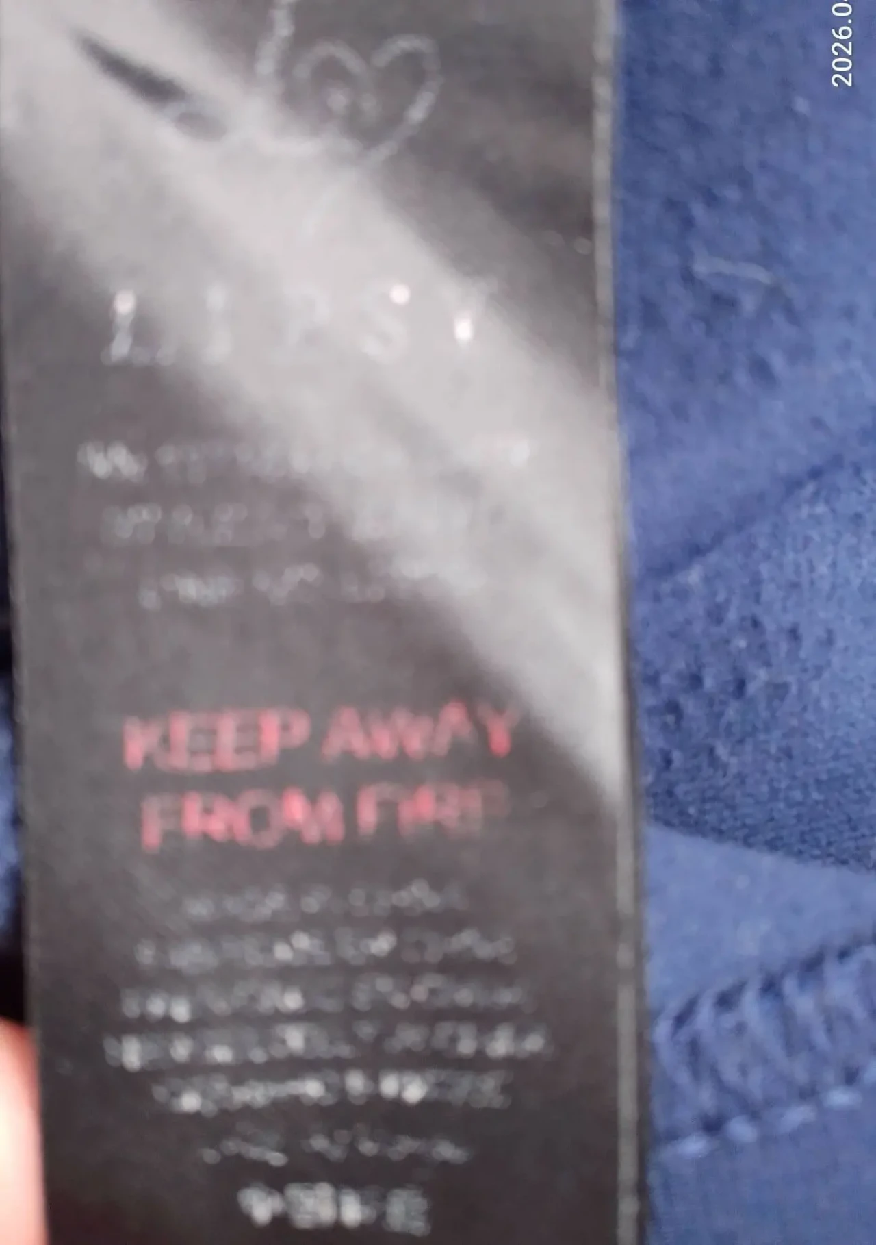 Платье 10 с м синее бежевая вставка, черное кружево, футляр, декольте 5