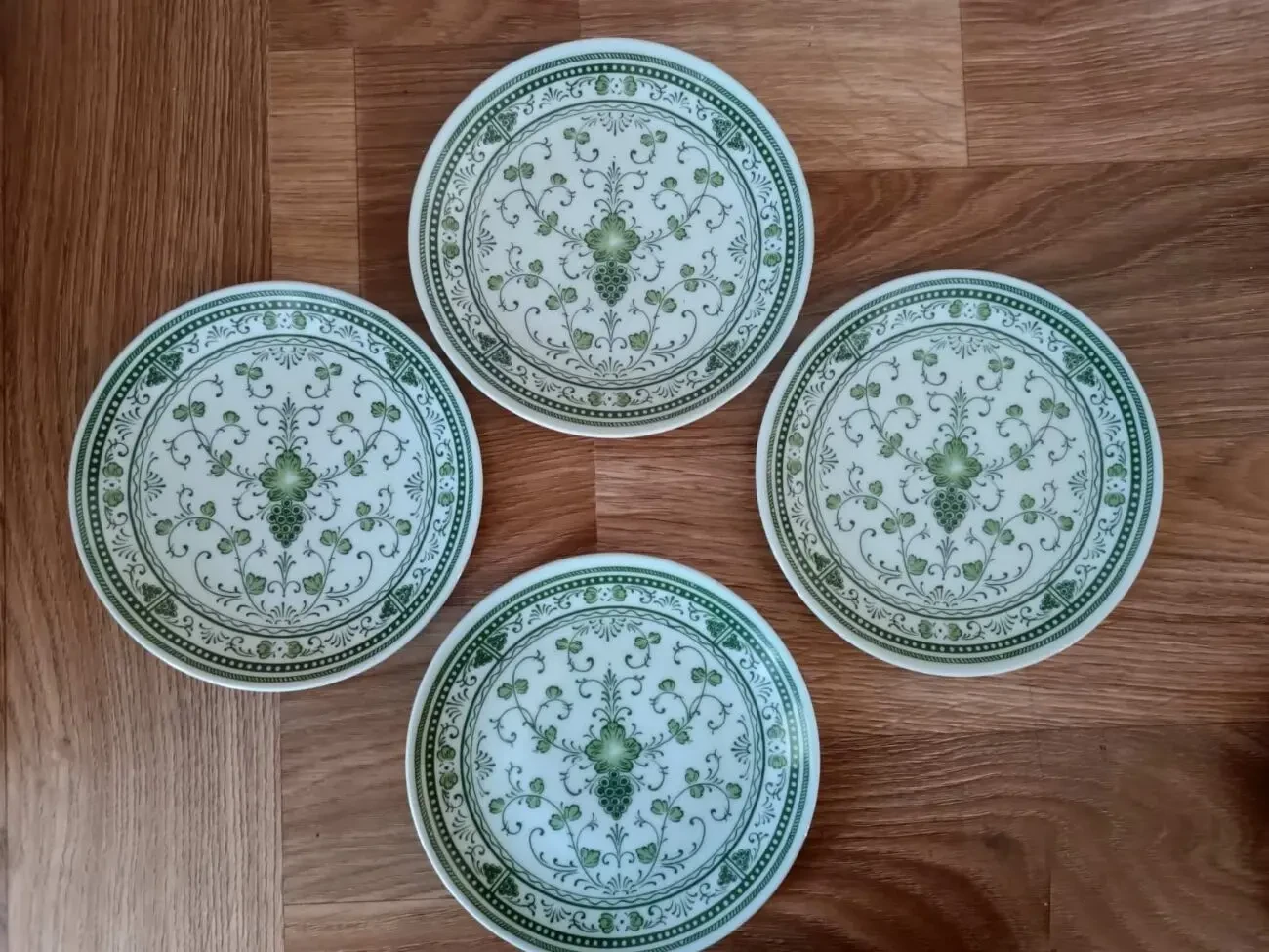 Тарелка фарфоровая. KAHLA. Германия. Винтаж. 4 шт. 2