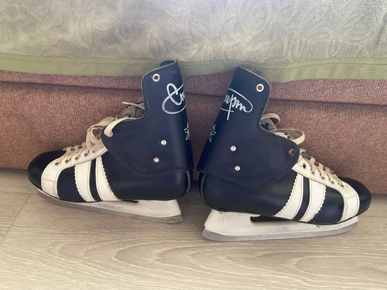 ПРОДАЮ КОВЗАНИ (коньки, ринвиці, крижиці, леза)