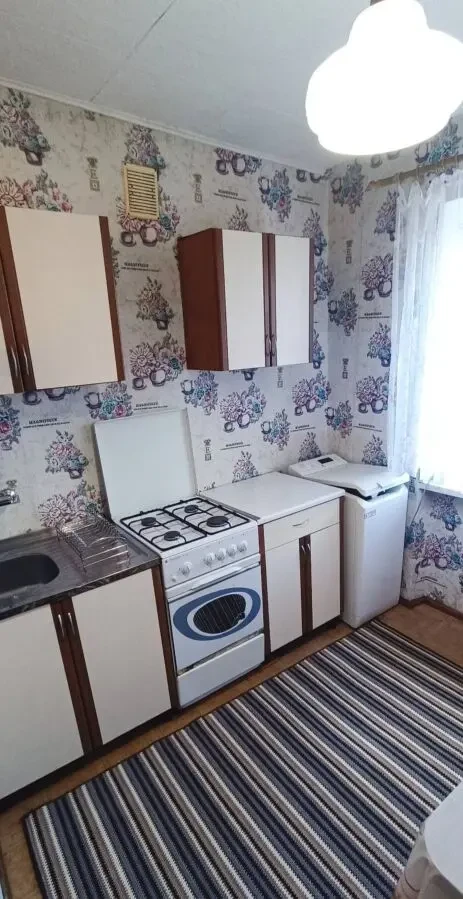 Здам 2-кімнатну квартиру на Героїв Крут/Черемушки 5