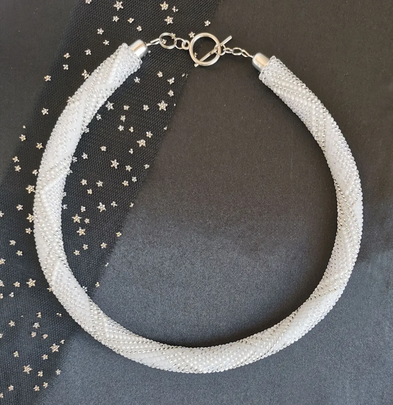 Прикраса із бісеру кольє-джгут Кришталевий дзвін 10