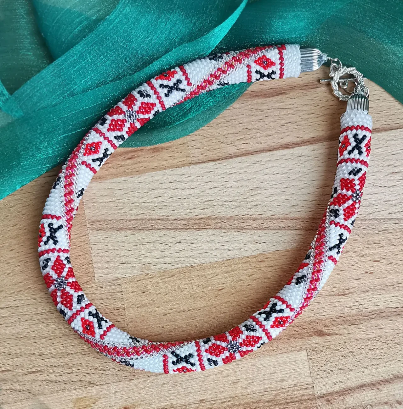 Прикраса із бісеру кольє-джгут Традиція 3