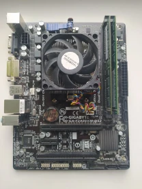 Материнська плата Gigabyte