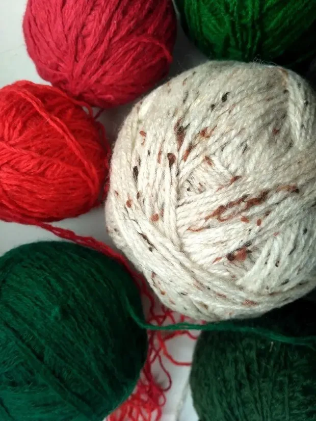 Детям набор Пряжа нитки ассорти цветов разного состава  вес 560 грамм 4