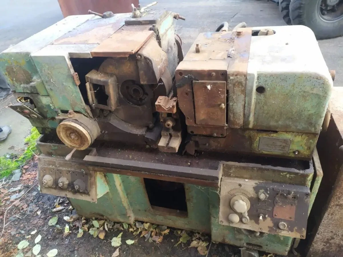 Безцентрошліфувальний верстат 3г182