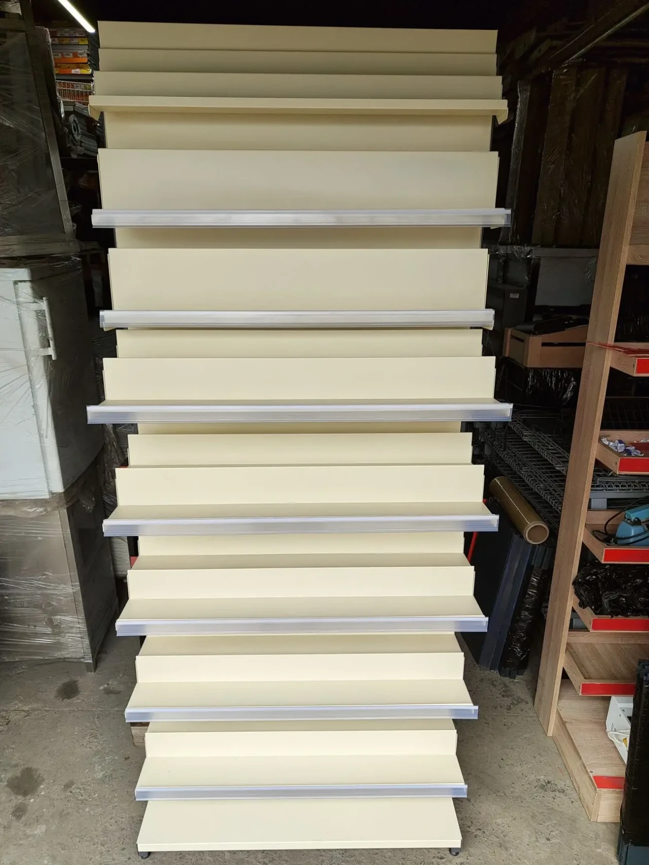 Кондитерський стелаж металевий, стелаж для кондитерки 2