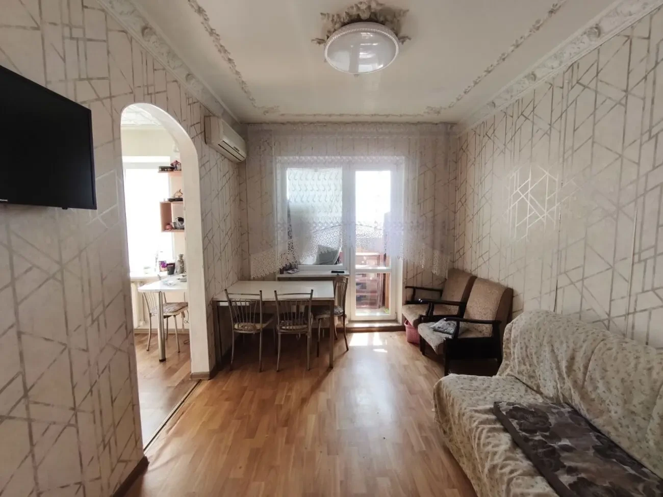 4-х комнатная квартира с евроремонтом на Левитана по интересной цене 8