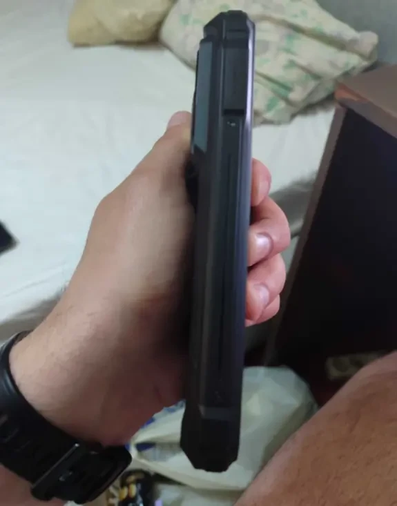 Продам телефон 4