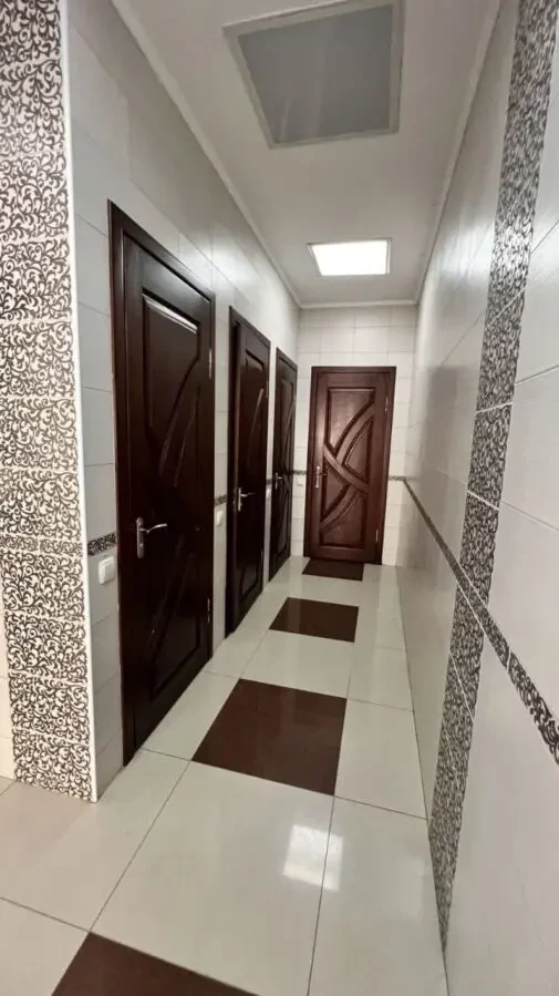 Продається 2-поверхова будівля з власною територією 6