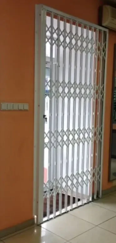 Розсувні решітки для вікон та дверей 4