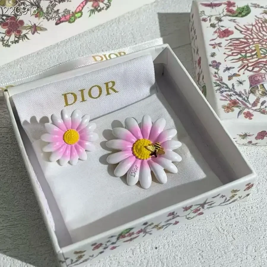 Брошка Dior