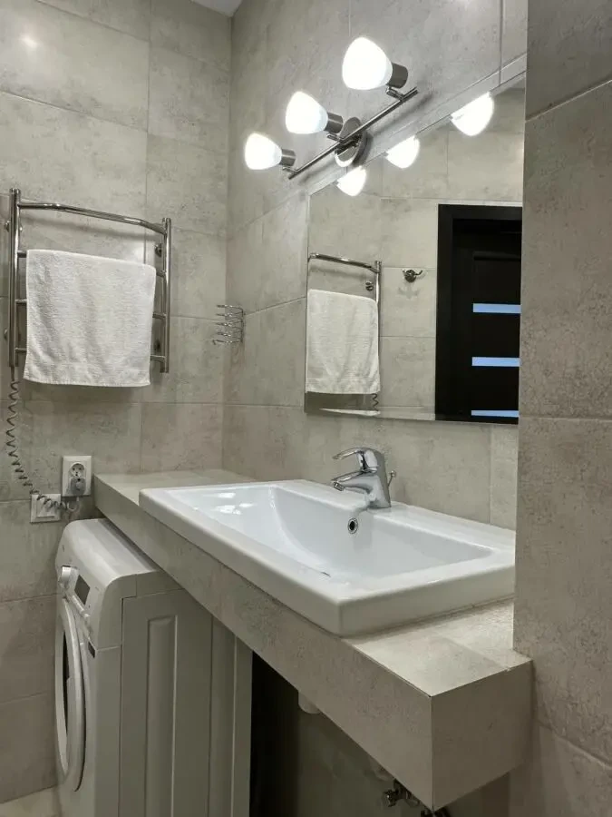 Сдам классную 1 комнатную квартиру на Таирова в новом ЖК Левитана 9