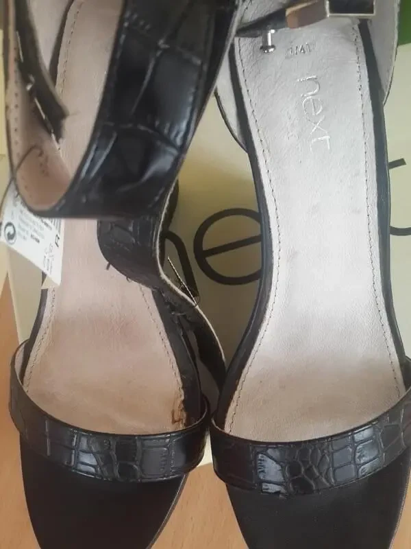 Босоніжки на платформі  next 8