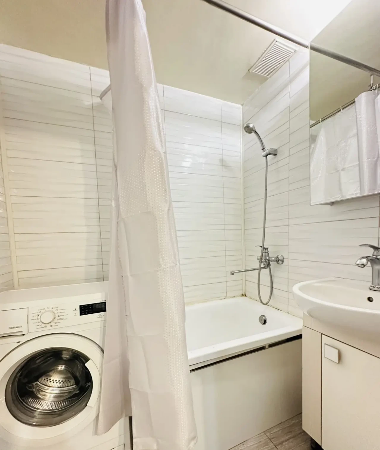 Семьи Глодан/Ярослава Мудрого,светлая квартира,остается мебель,техника 4