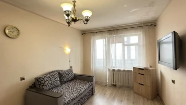 Семьи Глодан/Ярослава Мудрого,светлая квартира,остается мебель,техника